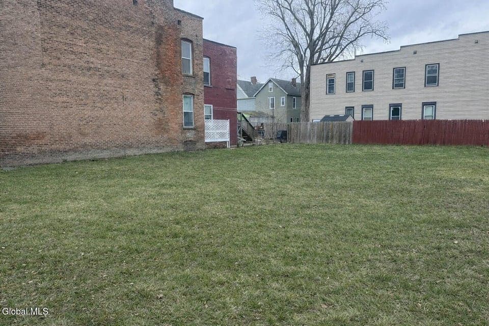 762 2nd Avenue, photo 3