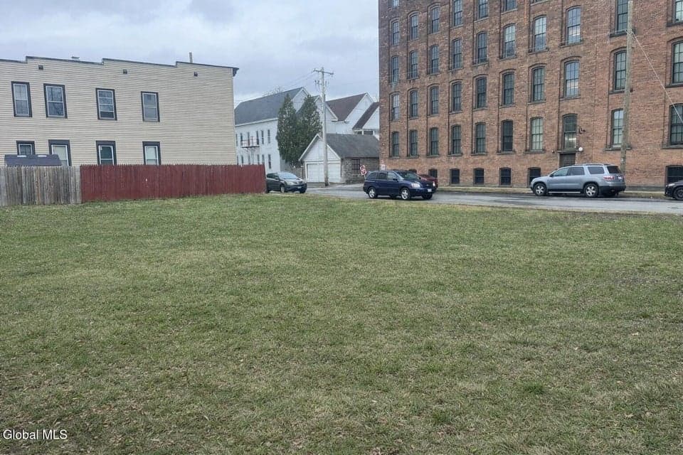 762 2nd Avenue, photo 4