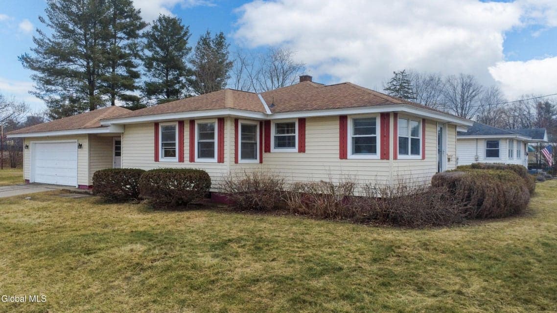 22 Julia Street, Amsterdam, NY, photo 1