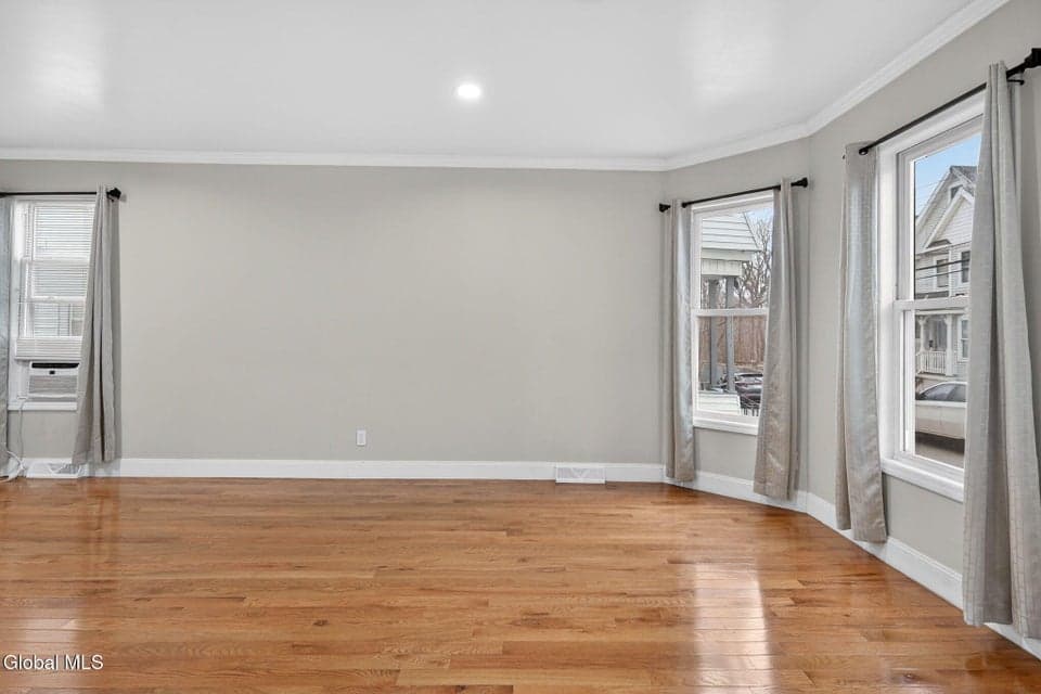4 Daggett Terrace, Schenectady, NY 12307, photo 4