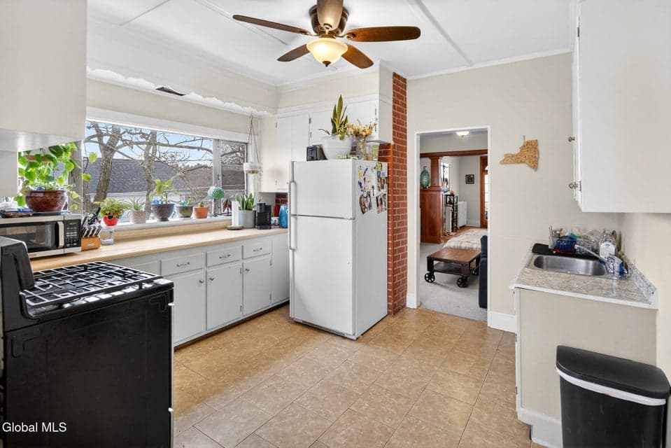 320 Spring Avenue, Troy, NY, photo 3