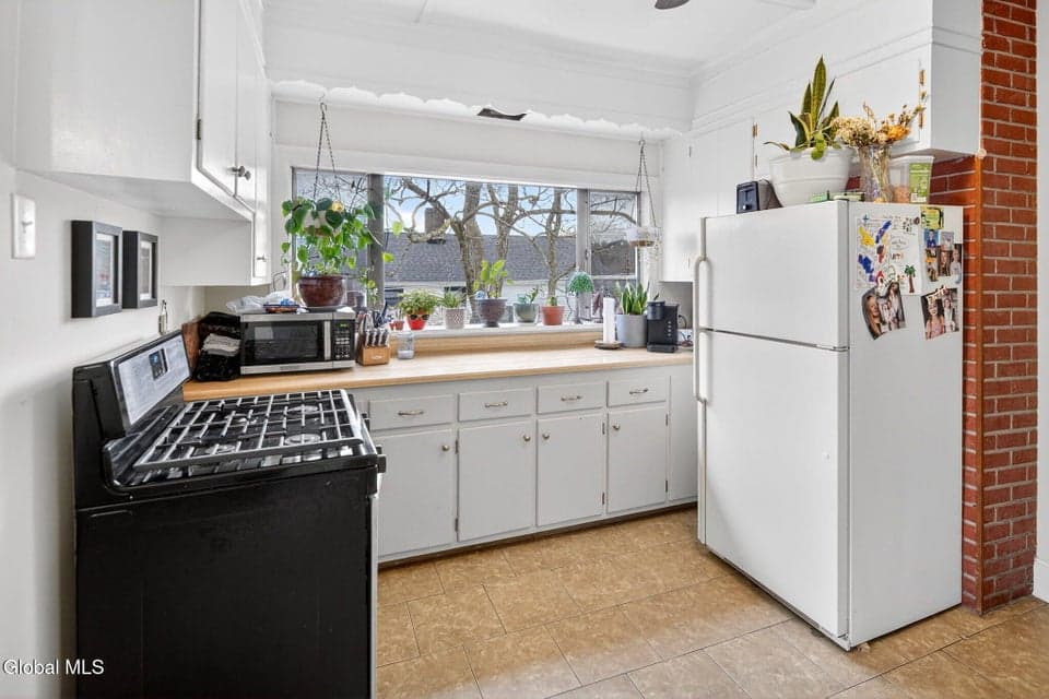 320 Spring Avenue, Troy, NY, photo 4