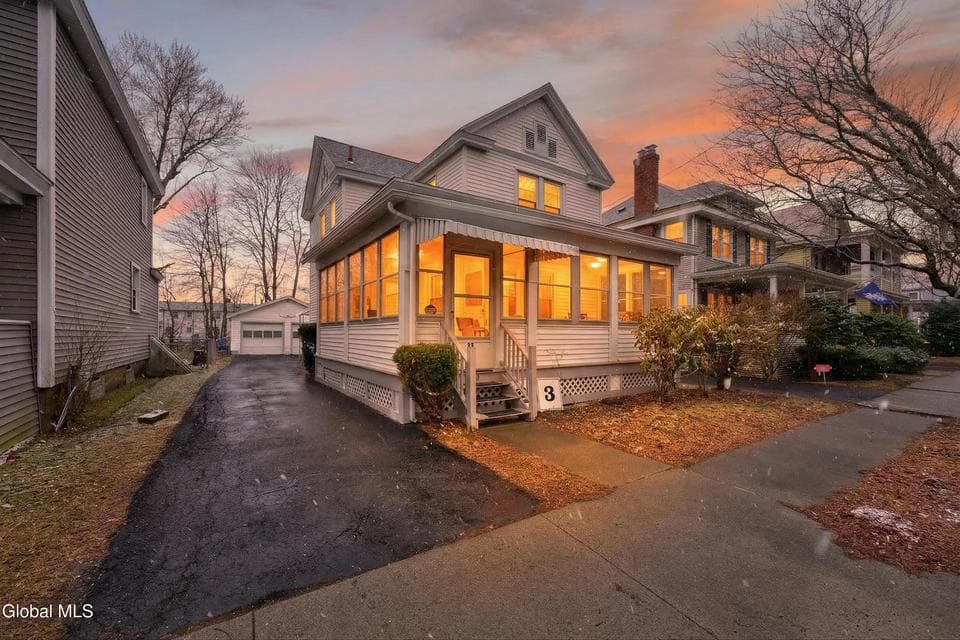 23 Woodrow Court, Troy, NY, photo 1