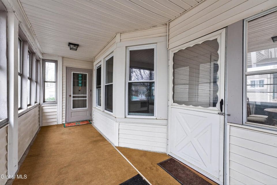 23 Woodrow Court, Troy, NY, photo 5