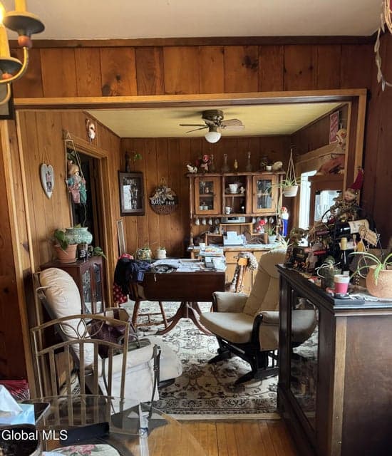 1221 NE Loudon Road, photo 3