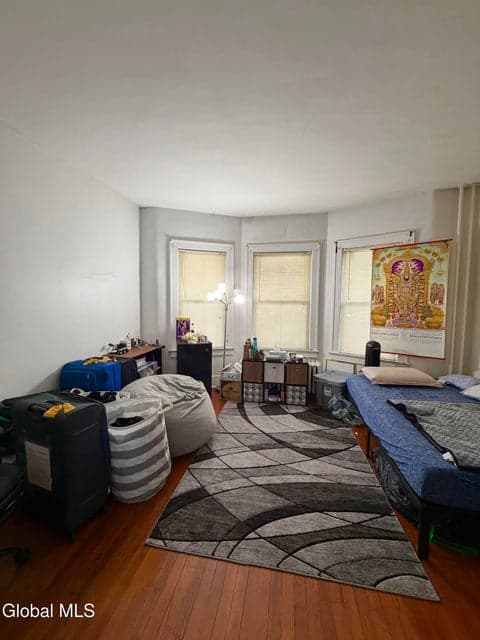 1064 Washington Avenue, photo 3