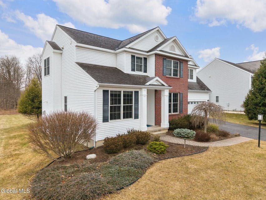 15 Avendale Drive, photo 3