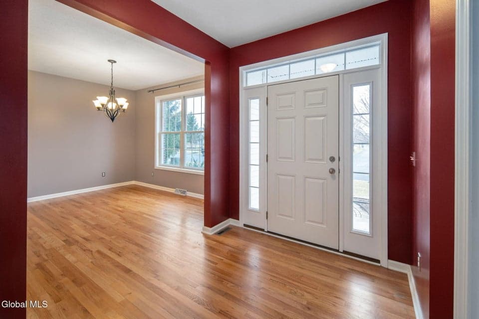 15 Avendale Drive, photo 5