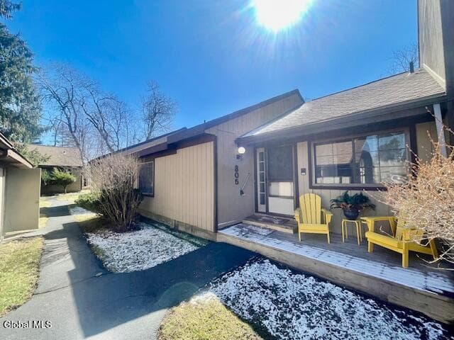 305 Huntington Court, photo 3