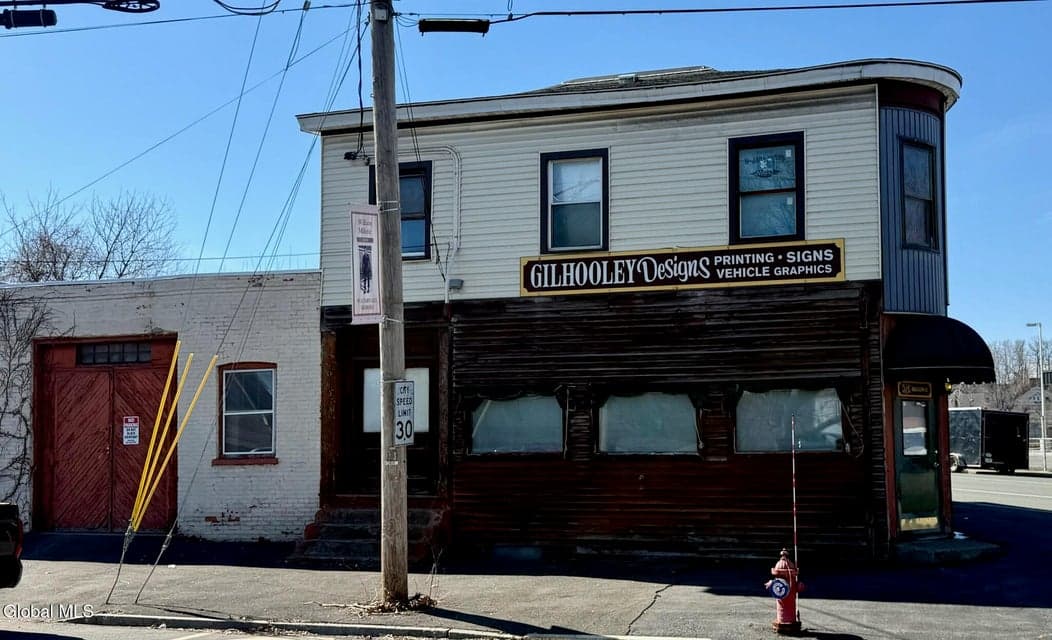 829 Broadway