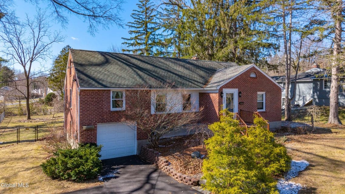 2232 Rosendale Road, Niskayuna, NY, photo 2