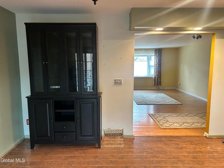 204 Point Of Woods Drive, Albany, NY, photo 4