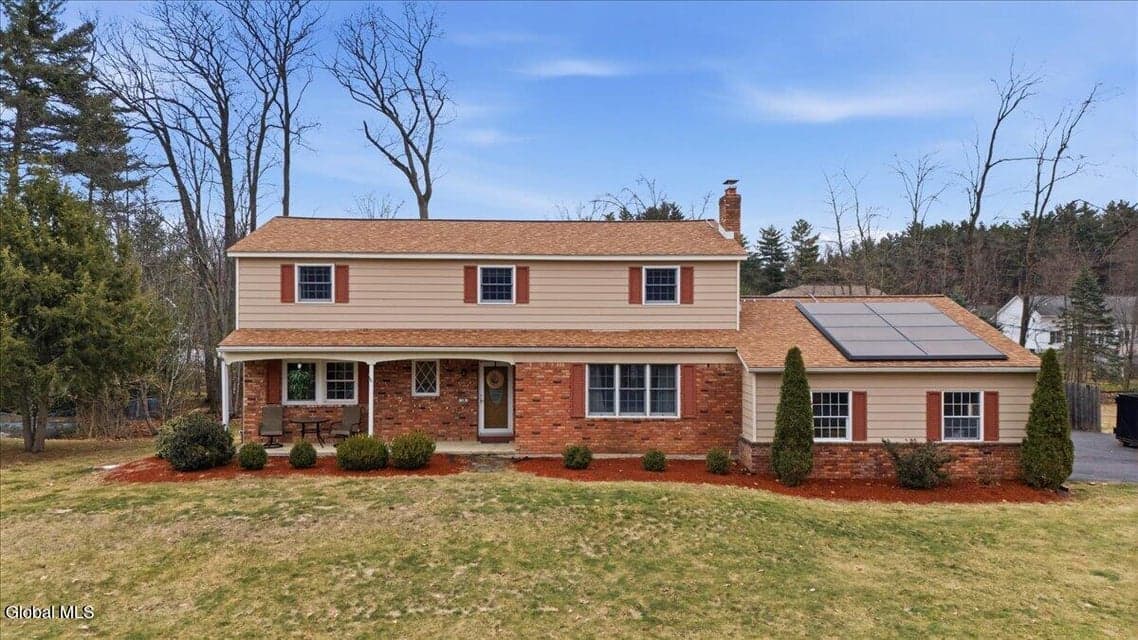 16 Hearthside Drive, photo 1