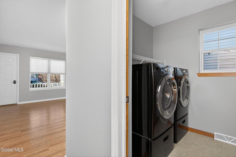 29 Paine Street, Green Island, NY, photo 5