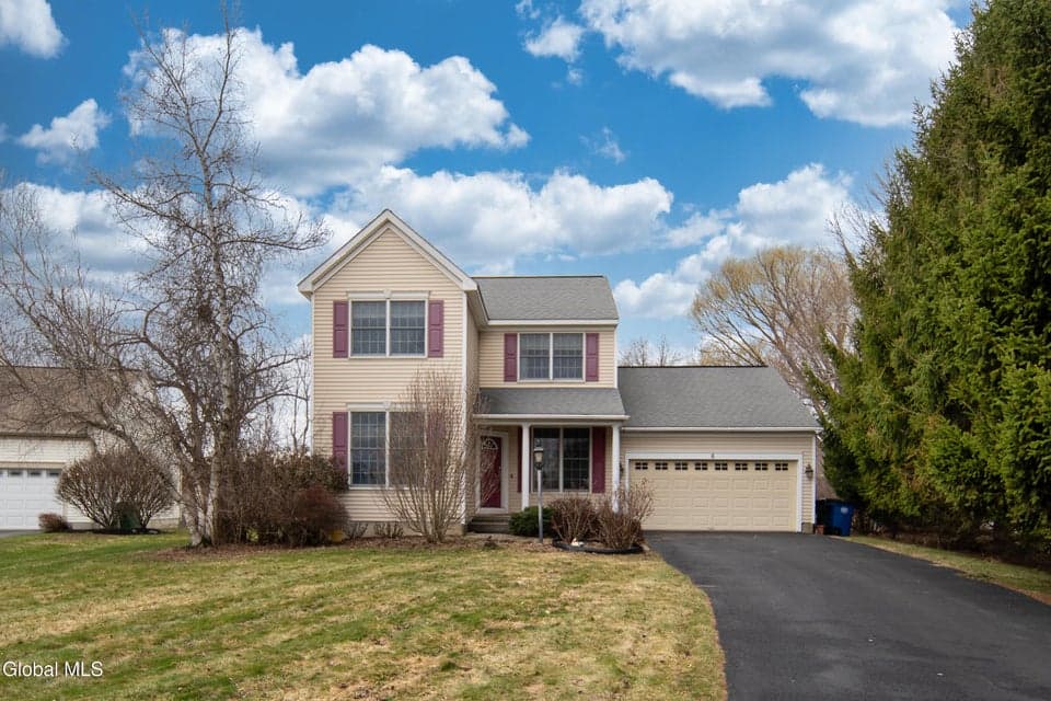 6 Oxford Circle, Cohoes, NY, photo 1