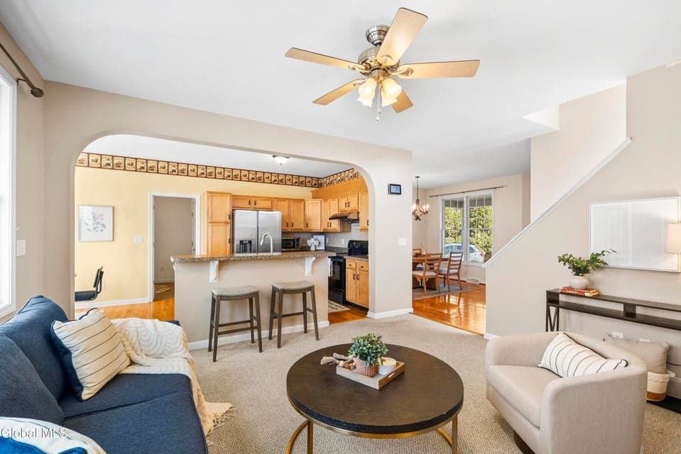 6 Oxford Circle, Cohoes, NY, photo 3