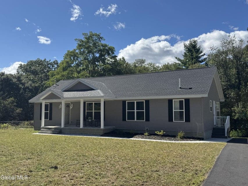 152 Ingersoll Road, photo 2
