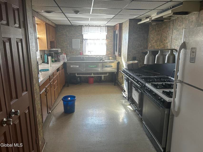 122 1st Avenue, photo 4