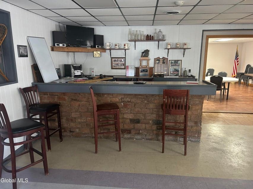 122 1st Avenue, photo 2