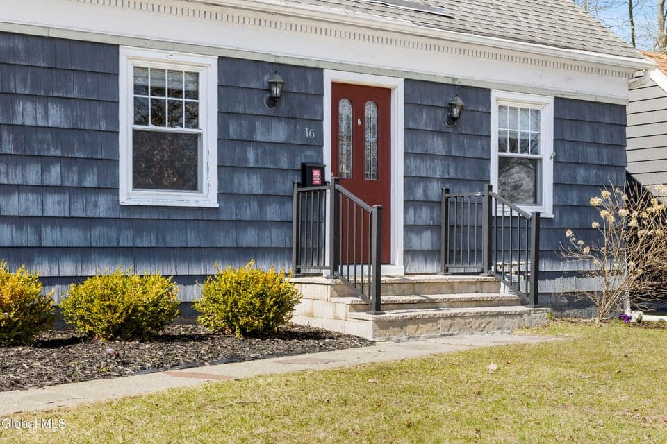 16 John David Lane, Albany, NY, photo 3