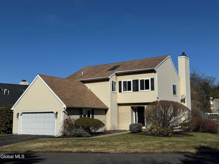 30 Loudonwood East, Colonie, NY, photo 1