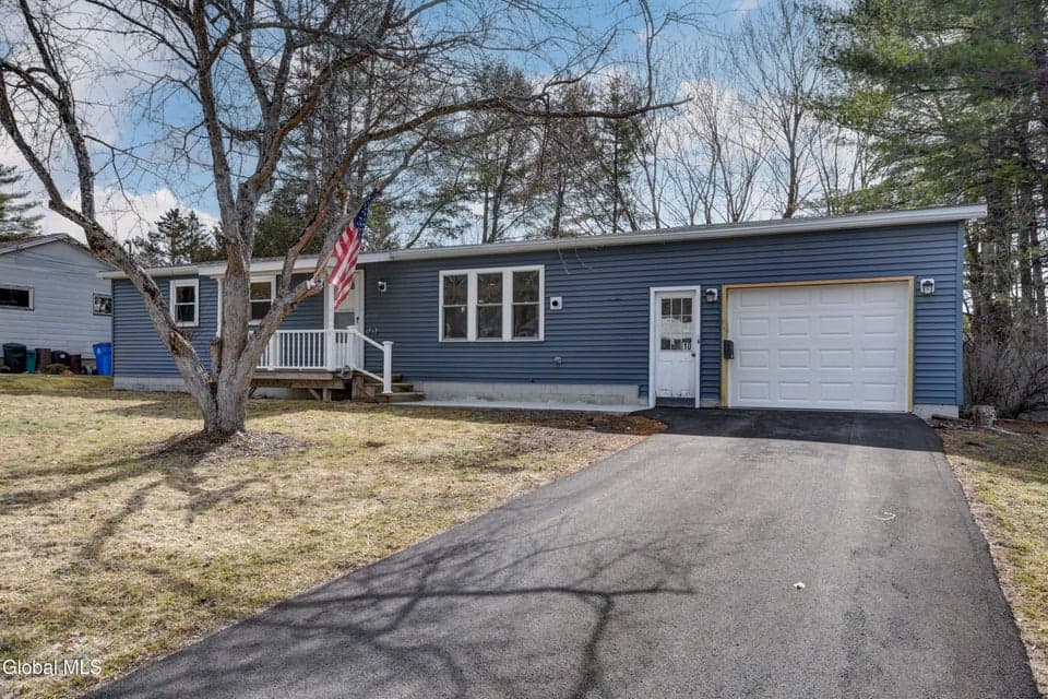10 Brant Road, photo 1