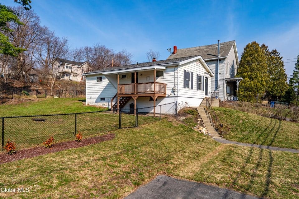 440 Saratoga Street, photo 1