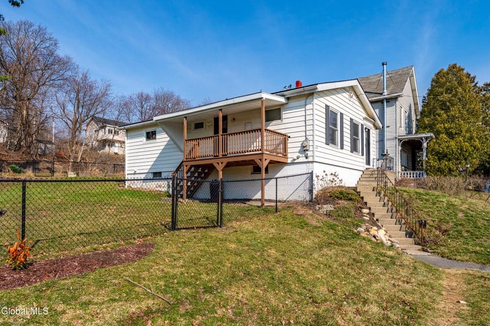 440 Saratoga Street, photo 2