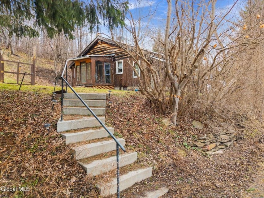 941 W Richmondville Road, photo 1