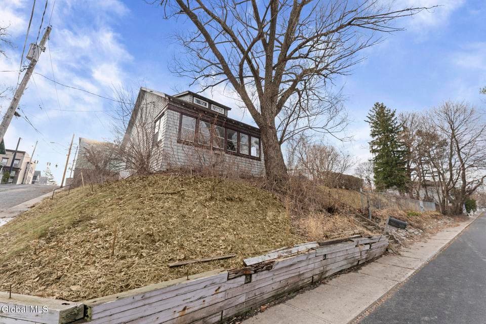 1498 2nd Street, photo 1