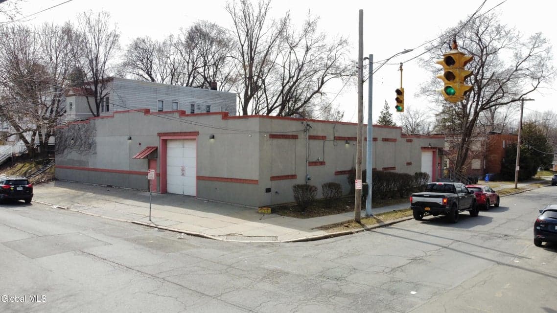 334 Ontario Street, photo 2