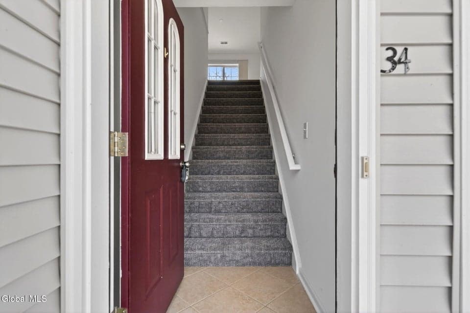 34 Riverside Drive, photo 2