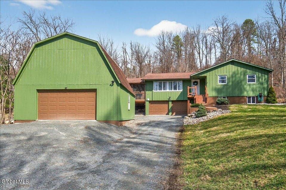 5927 Johnston Road, Guilderland, NY, photo 1