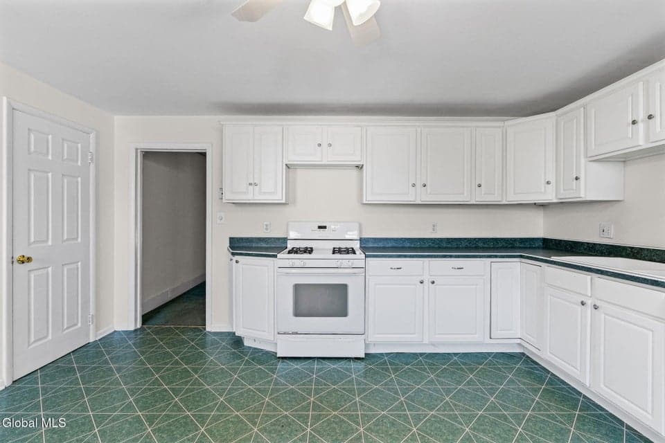 1552 3rd Avenue, Watervliet, NY 12189, photo 4