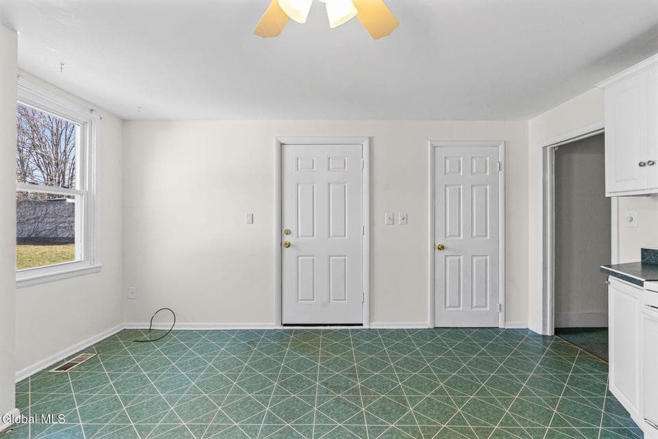 1552 3rd Avenue, Watervliet, NY 12189, photo 5