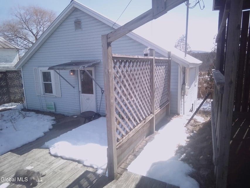 169 Pleasant Street, photo 1