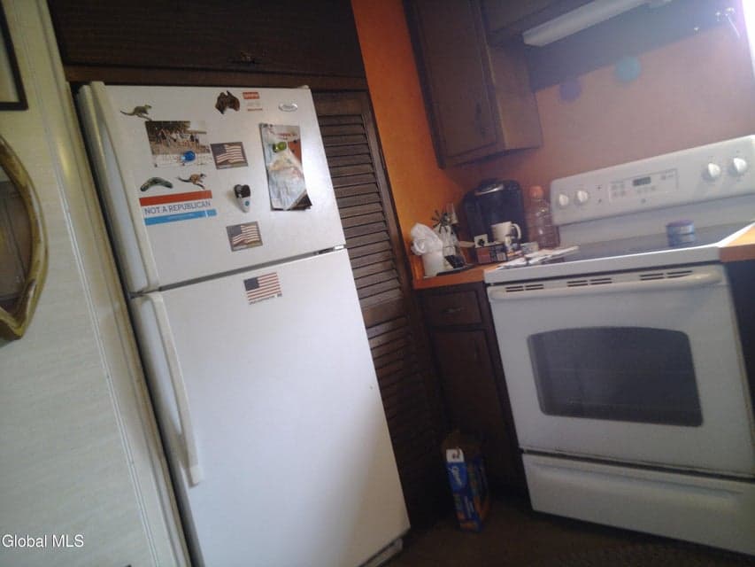 169 Pleasant Street, photo 4