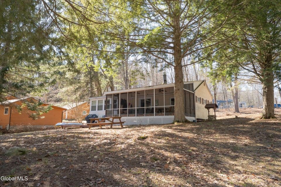 14 Bullis Priv Road, Edinburg, NY, photo 5