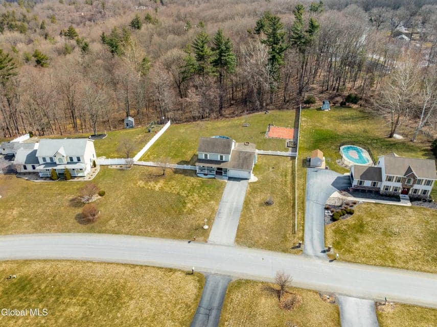 6 Joseph Court, Schaghticoke, NY, photo 3