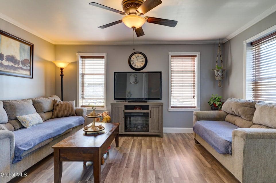 272 N Main Street, photo 3
