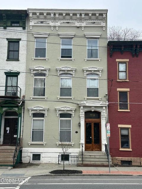 79 Ten Broeck Street, photo 1