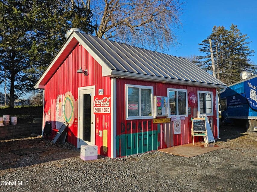 93 Healy Boulevard, photo 1