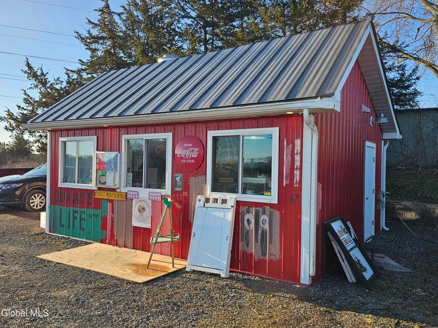 93 Healy Boulevard, photo 2