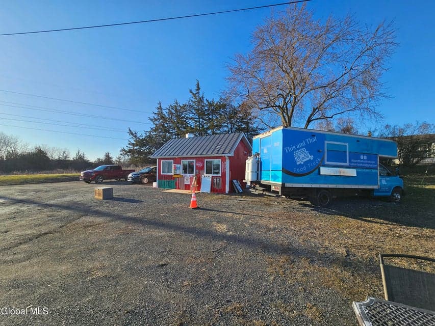 93 Healy Boulevard, photo 3