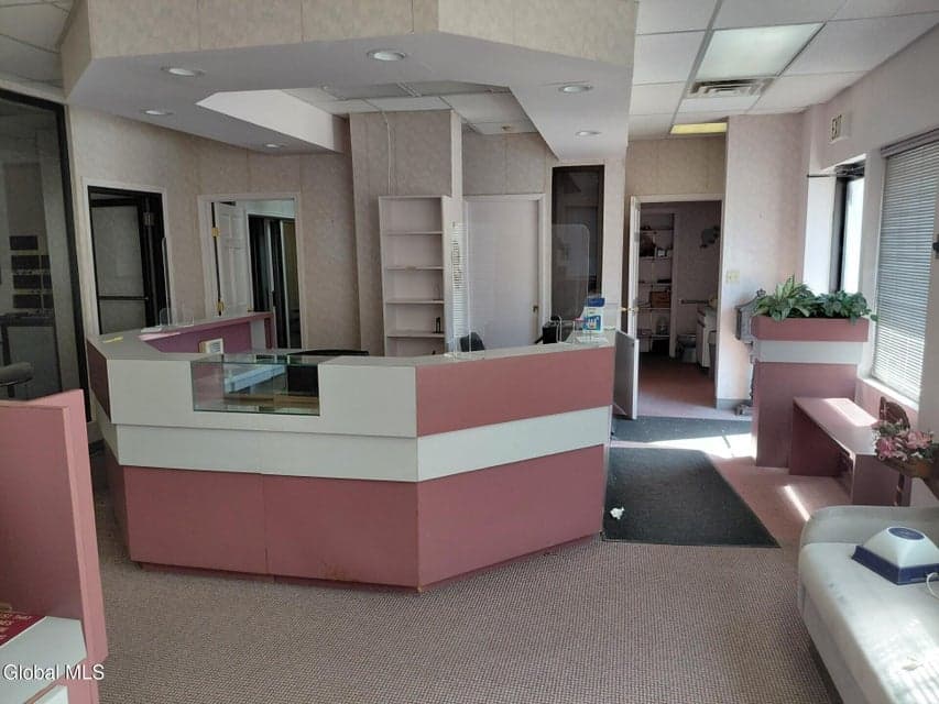 93 Guy Park Avenue, photo 2