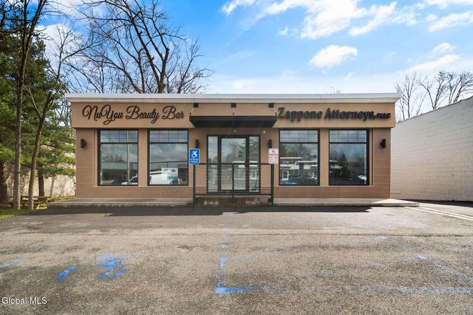 0.25 acres · Mixed Use, photo 2