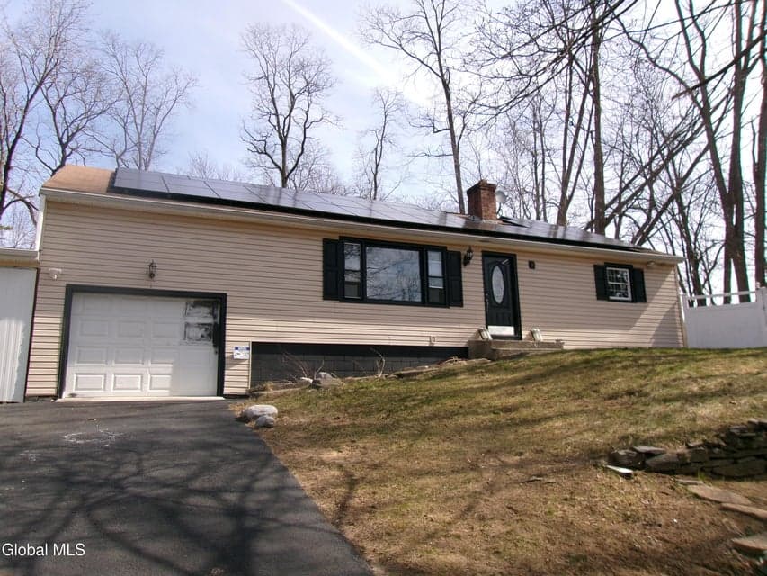 1 Gilmore Terrace, Guilderland, NY 12303, photo 3
