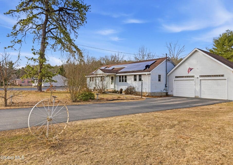 191 Redmond Road, Moreau, NY, photo 2