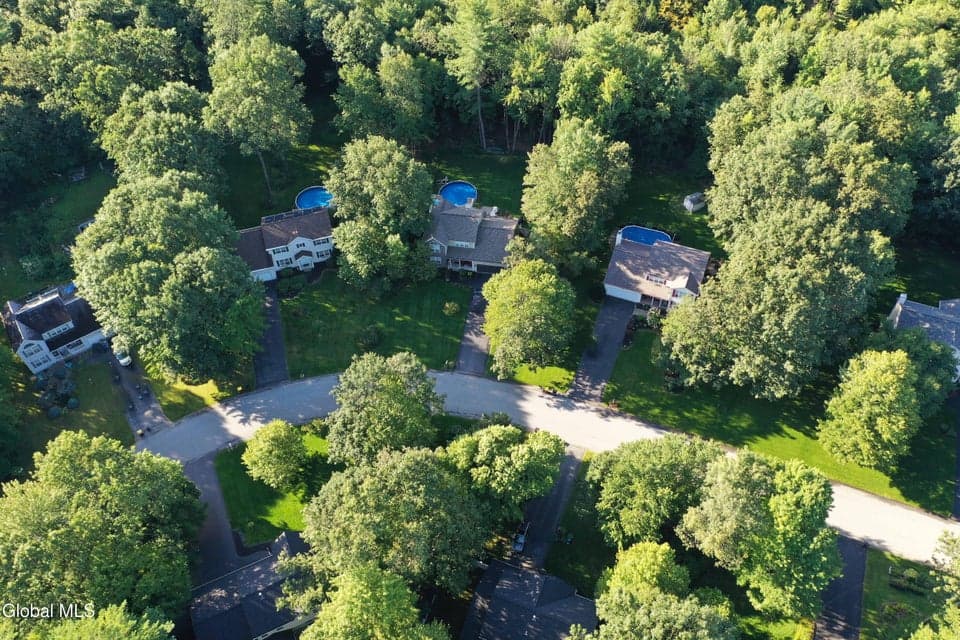 69 Damascus Drive, Wilton, NY, photo 3