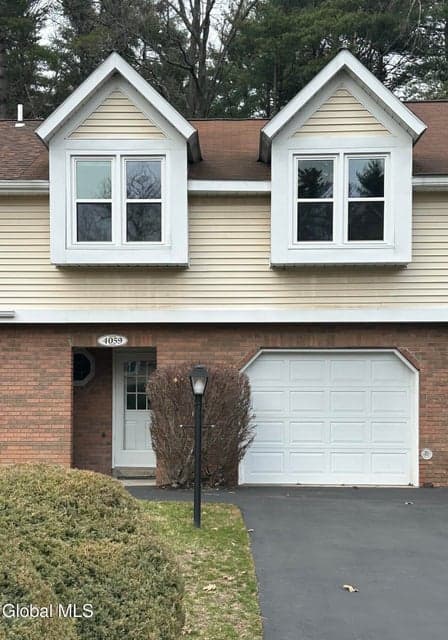 4059 Chaucer Place, Guilderland, NY, photo 1